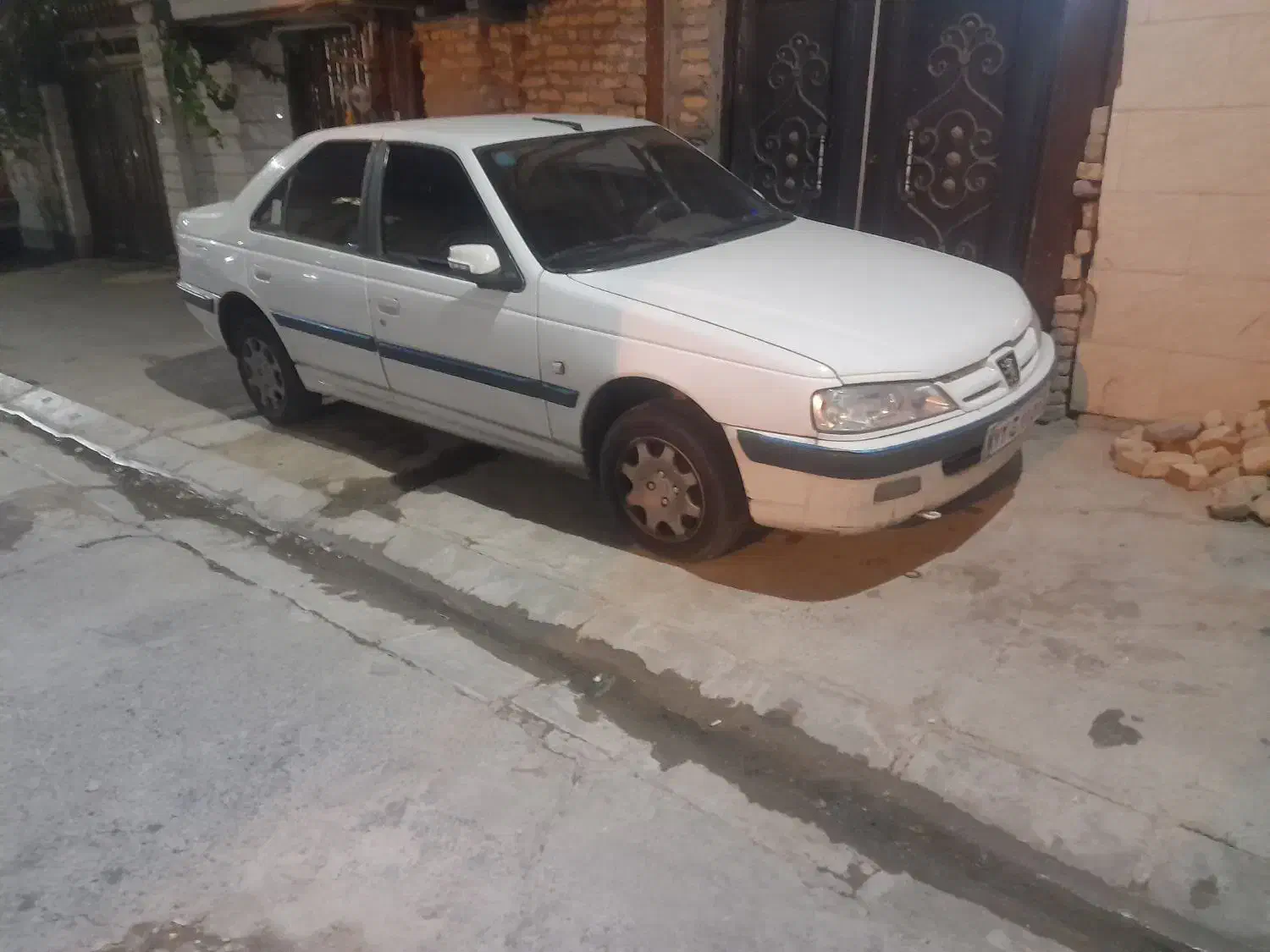 پژو پارس سفید مدل ۹۲|خودرو سواری و وانت|شهریار, اسد‌آباد|دیوار