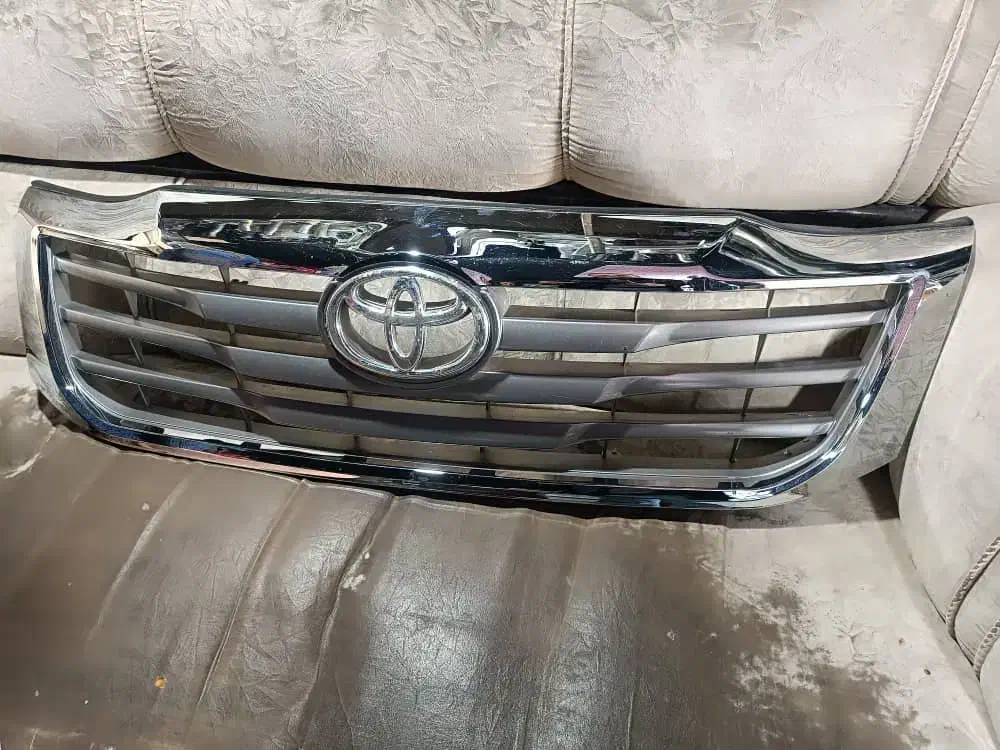 جلو پنجره تویوتا هایلوکس جنیون اصلی|قطعات یدکی و لوازم جانبی|مهاباد (آذربایجان غربی), |دیوار