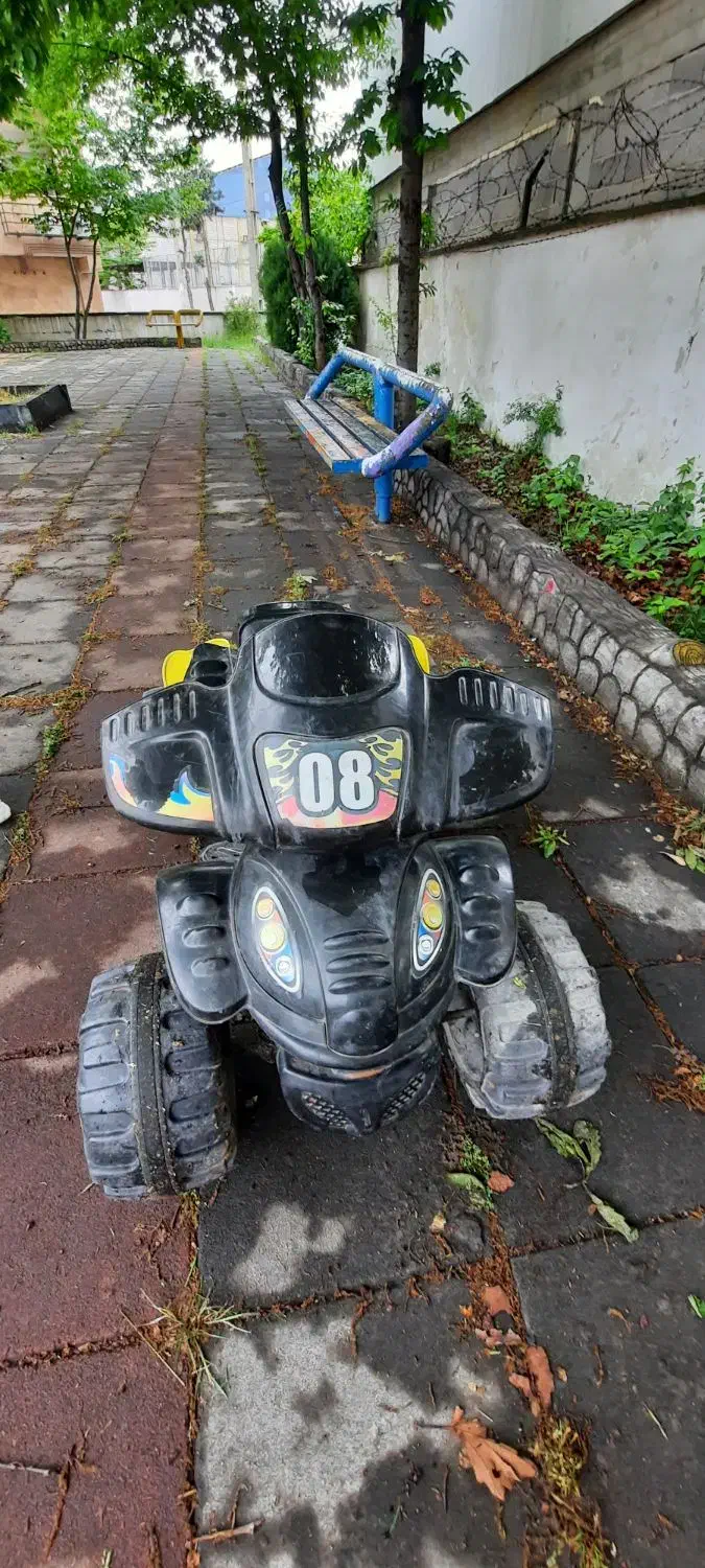 ماشین برقی|دوچرخه، اسکیت، اسکوتر|رشت, نیروی دریایی|دیوار