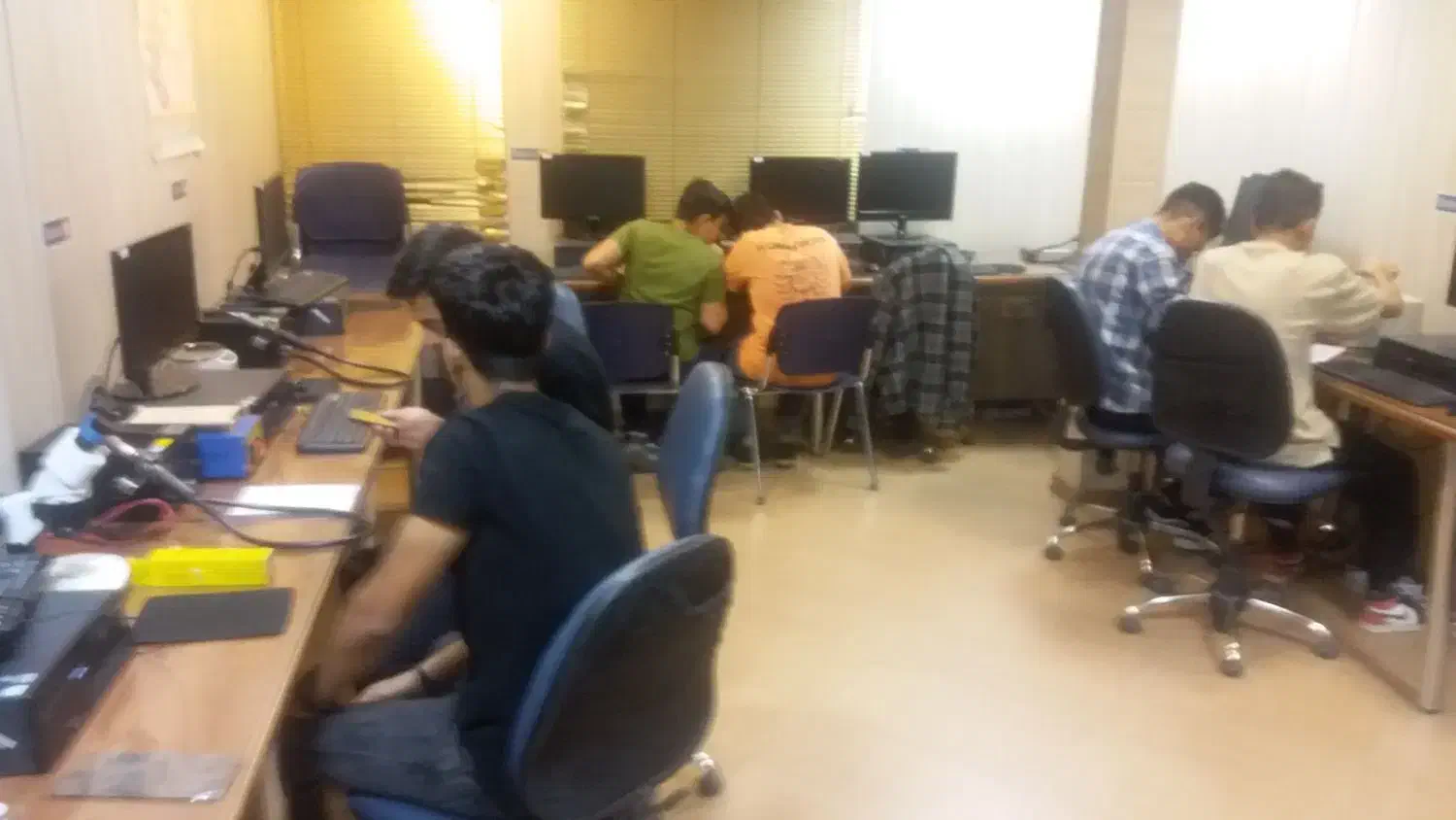 آموزش تعمیرات برد و معرفی به فنی و حرفه ای|خدمات آموزشی|شهریار, شهرک وائین|دیوار