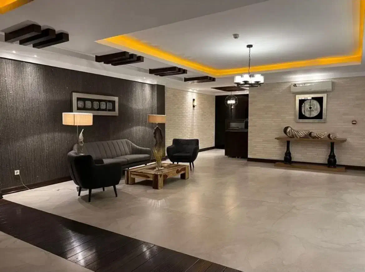 دیباجی جنوبی/۲۴۰متر ۳خواب مستر/تکواحدی/نوساز/لابی