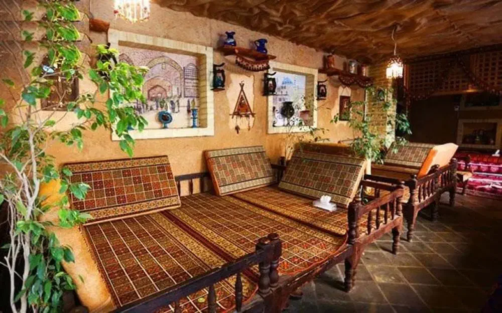 نیازمند دونفر صندوقدار خانم|استخدام خدمات فروشگاه و رستوران|کرمان, |دیوار