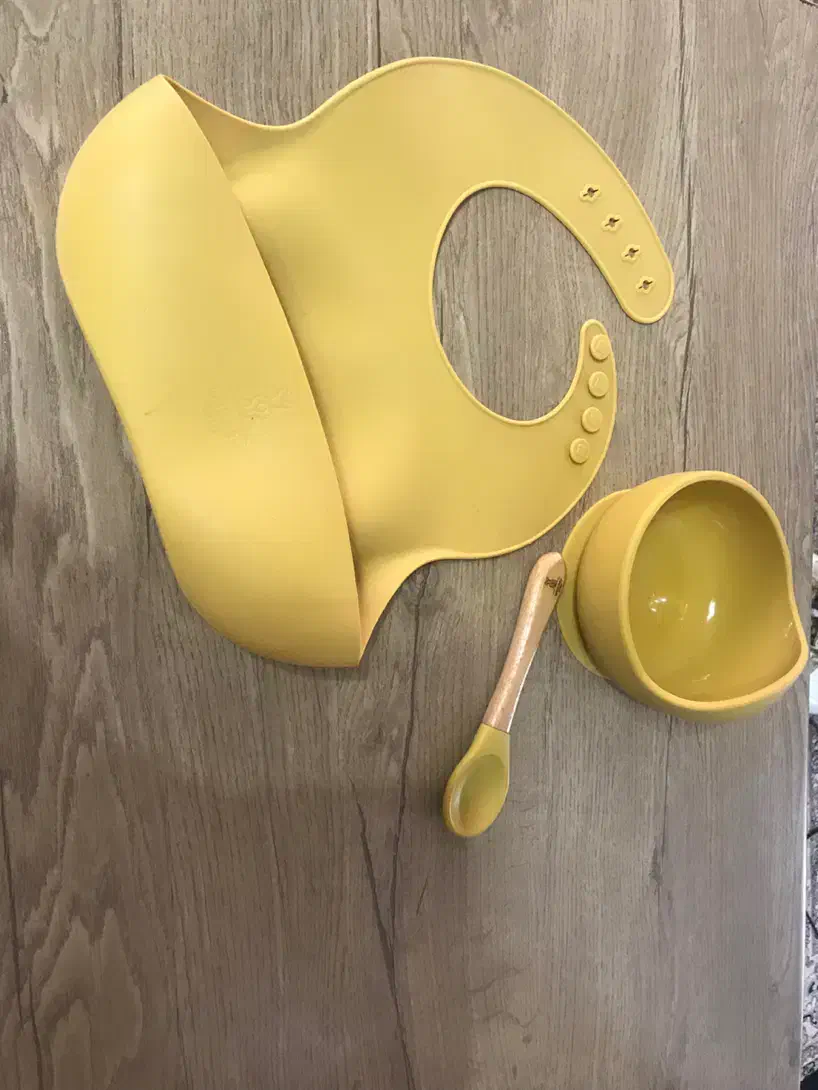 ظرف غذای کودک تمام سیلیکون سه تیکه برند والابی|اسباب و اثاث بچه|اراک, |دیوار