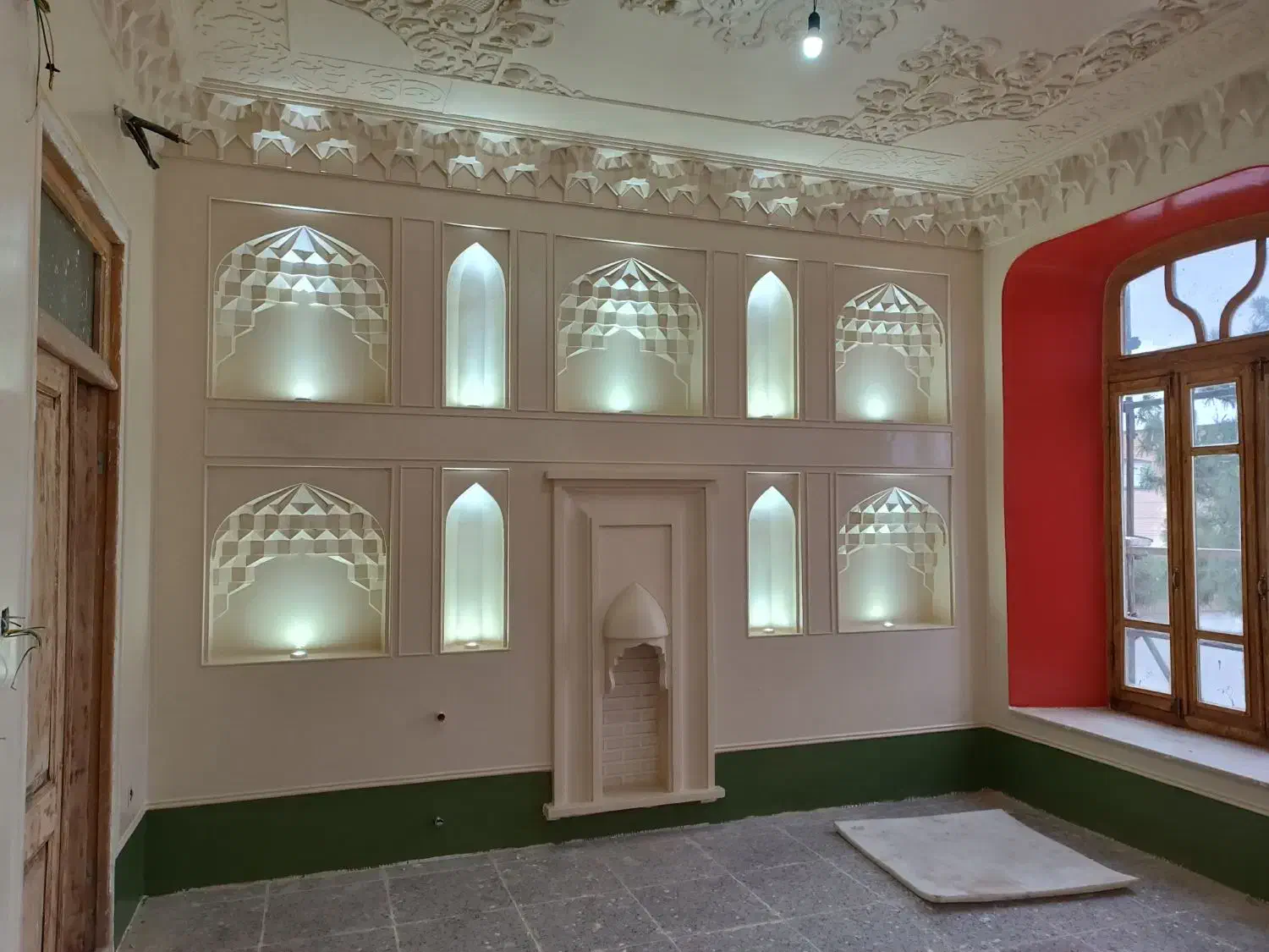 سیم کشی ساختمان برق کاری نورپردازی لاین نوری|خدمات پیشه و مهارت|تبریز, |دیوار