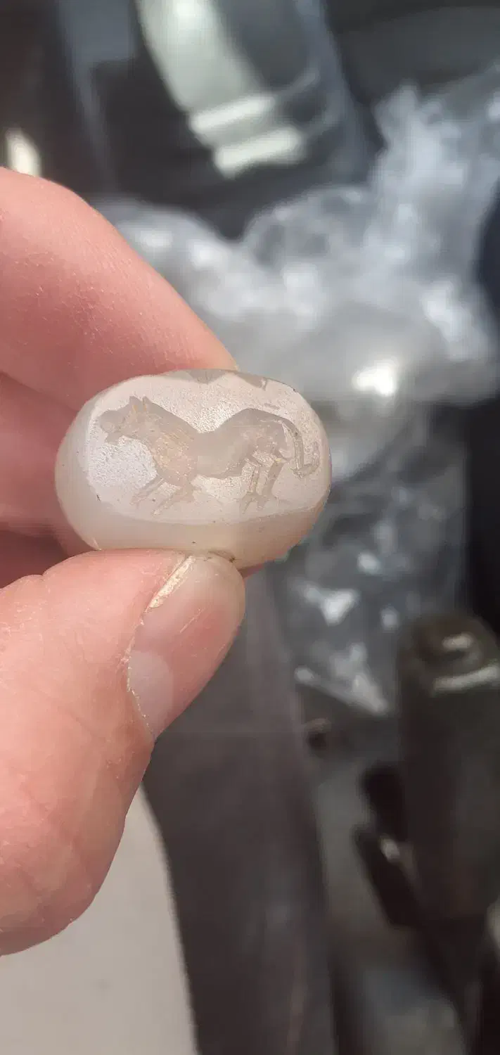 مهره قدیمی|کلکسیون اشیاء عتیقه|شاهینشهر, گرگاب|دیوار