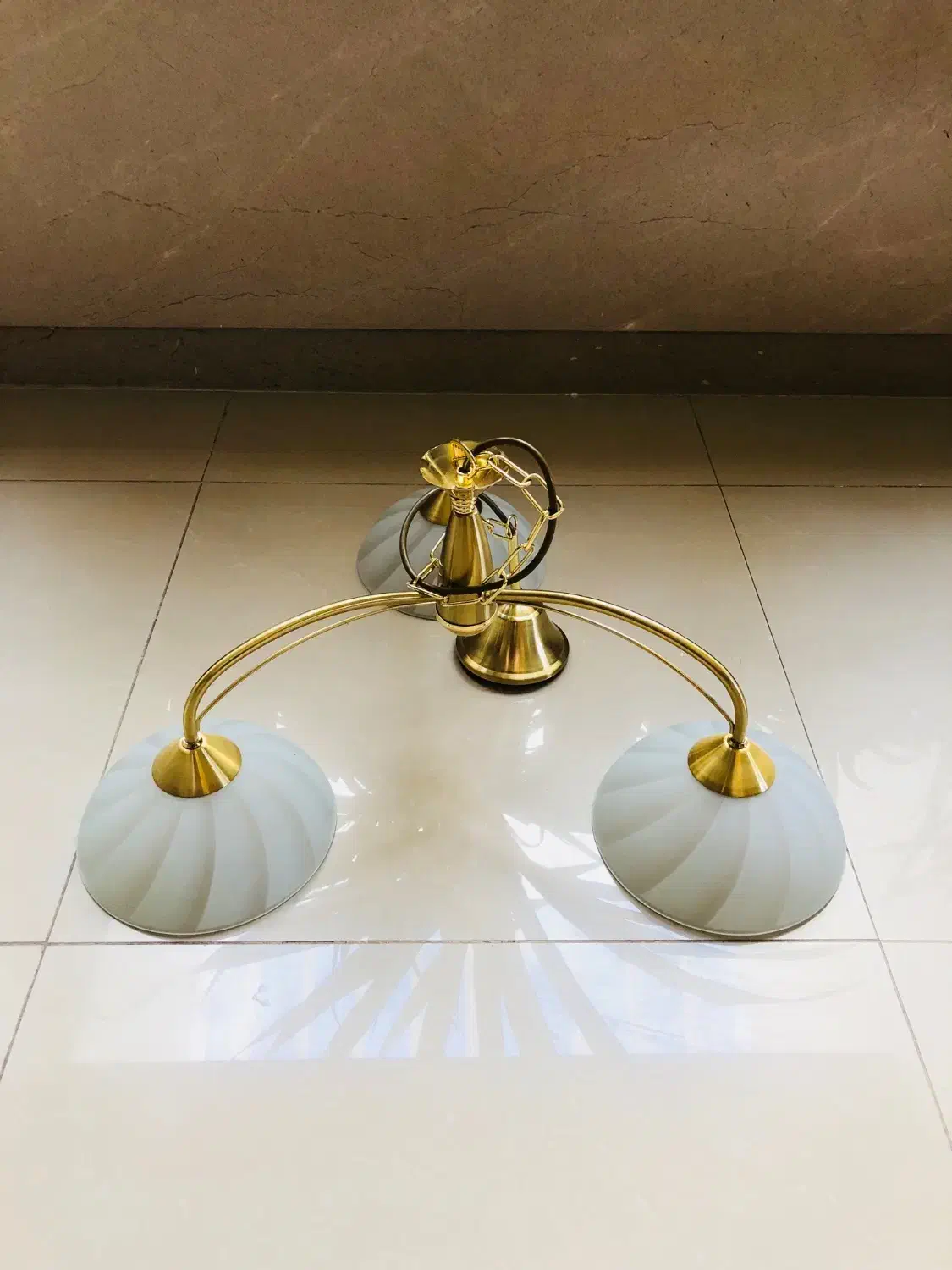 لوستر سه شاخه درجه یک اورجینال|لوستر و چراغ آویز|اصفهان, عباسآباد|دیوار