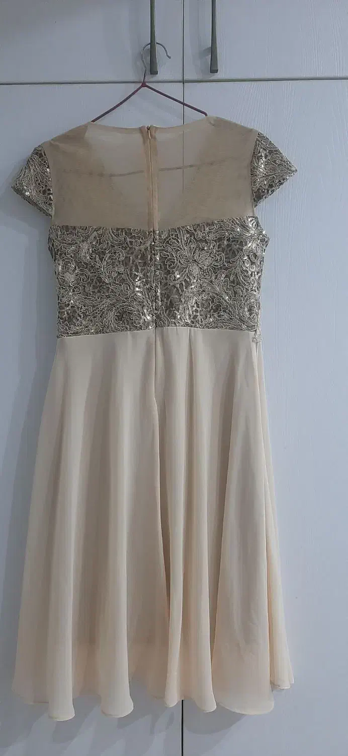 لباس مجلسی|لباس|لاهیجان, شیشه گران|دیوار