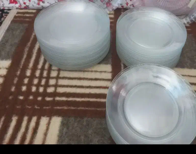 ۲۴ عدد بشقاب برنج خوری دو عدد دیس بزرگ گرد|ظروف سرو و پذیرایی|صدرا-فارس, فاز ۱|دیوار