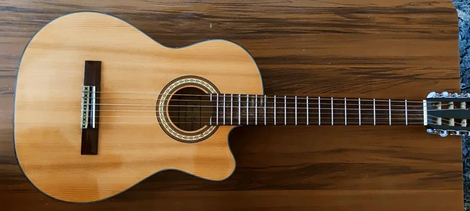 گیتار pao chia|گیتار، بیس، امپلیفایر|ارومیه, |دیوار