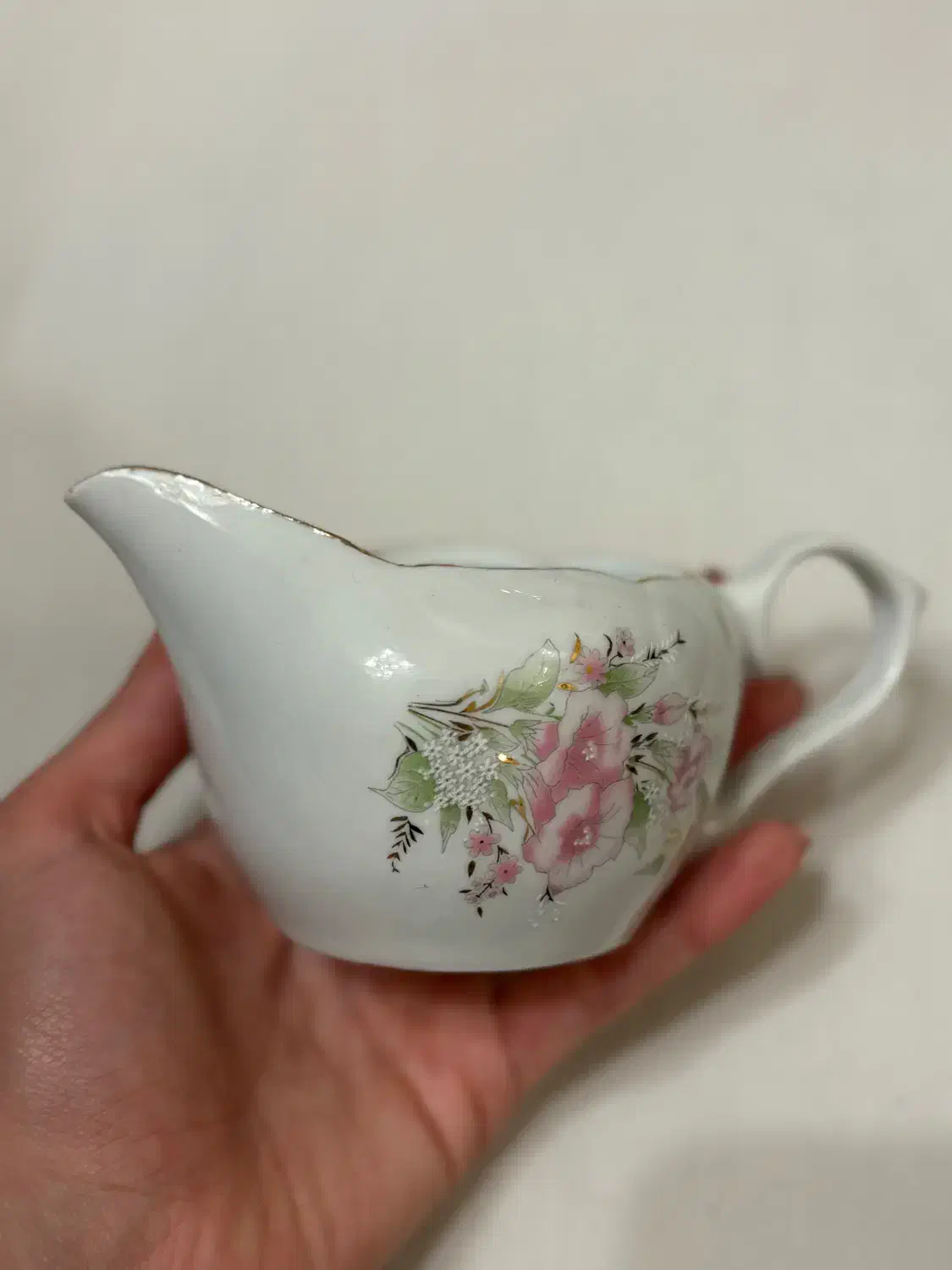 ظرف چاشنی|کلکسیون اشیاء عتیقه|تهران, نیروی هوایی (پیروزی)|دیوار