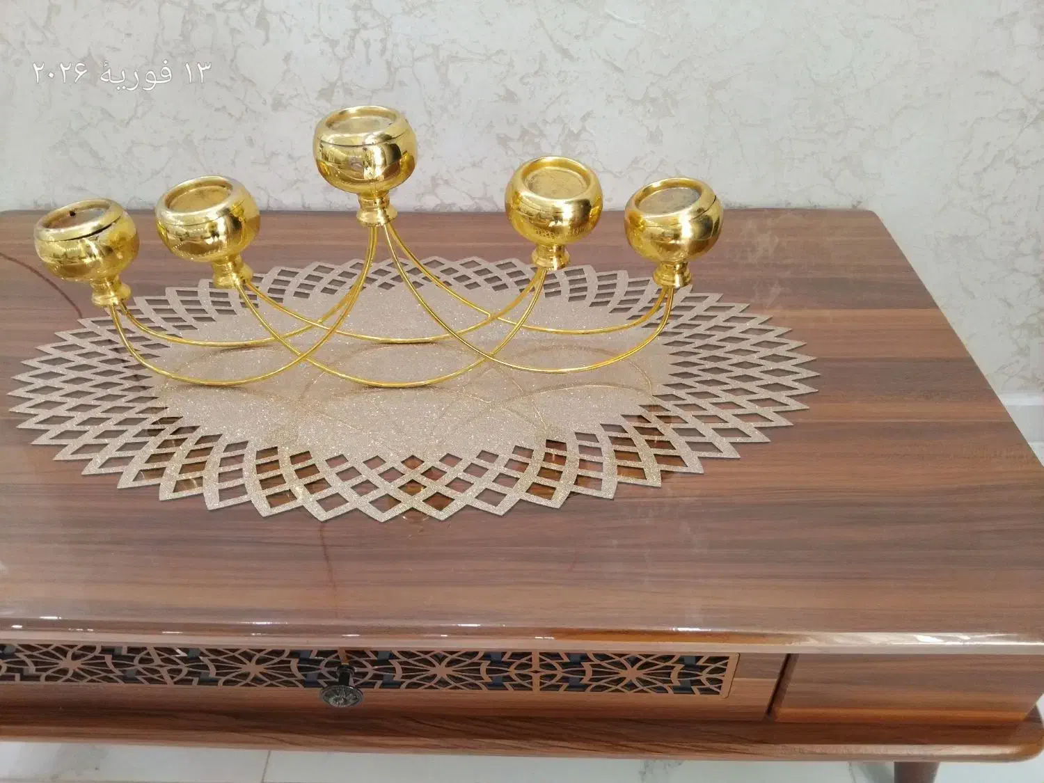 شمعدون طلایی|مجسمه، تندیس، ماکت|خرم‌آباد, |دیوار