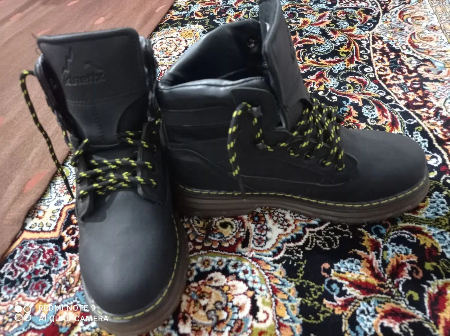 یک عدد نیم بوتون اصل ترکیه|کیف، کفش، کمربند|تبریز, |دیوار