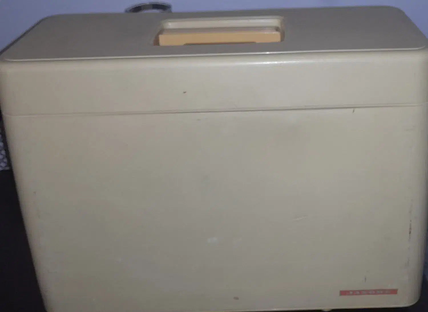 چرخ خیاطی|چرخ خیاطی و ریسندگی|کاشان, فین بزرگ|دیوار