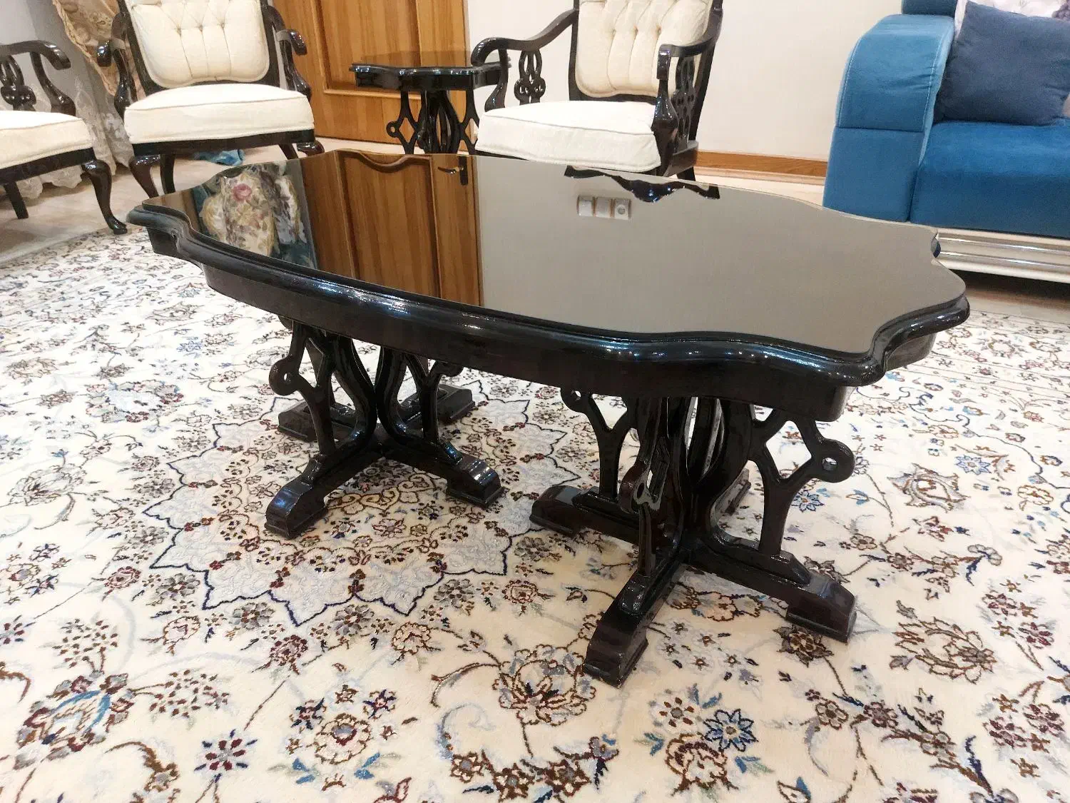 مبل کلاسیک پذیرایی|مبلمان خانگی و میز عسلی|شاهینشهر, نظامی|دیوار