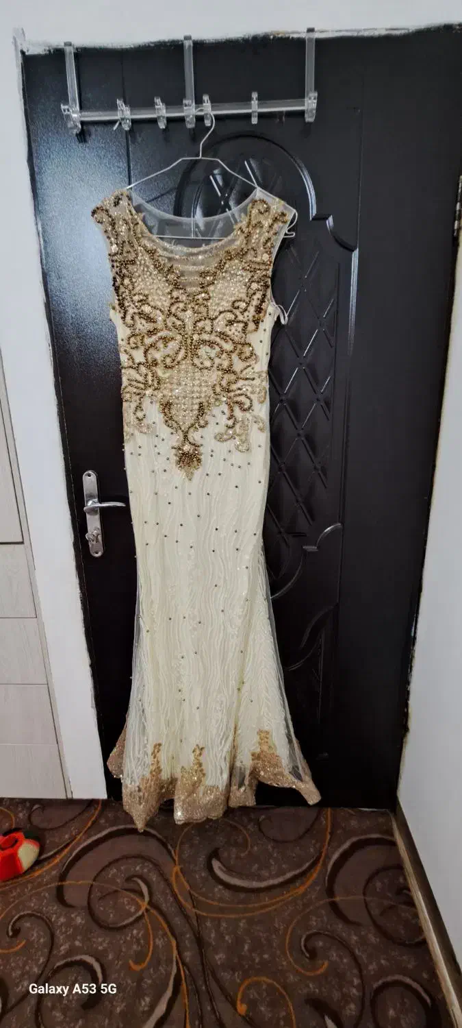 لباس مجلسی|لباس|بهار, |دیوار