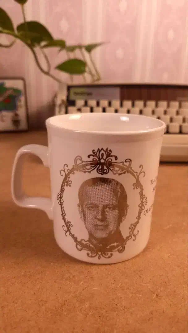 لیوان استافورشایرقدیمی|کلکسیون اشیاء عتیقه|تهران, امام زاده عبدالله|دیوار