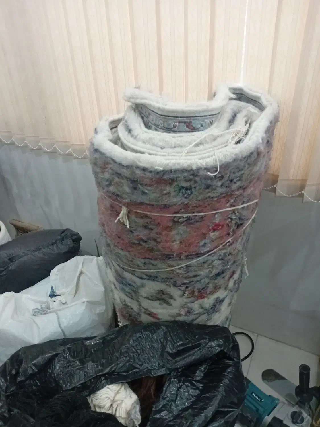 فرش دستباف ۲*۳|فرش|یزد, |دیوار