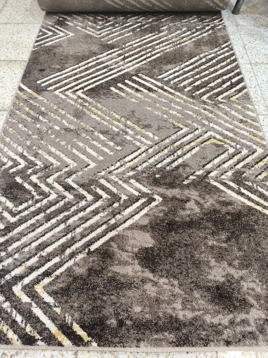 کناره فرش فانتزی نسکافه فروشگاه تندیس ۲۱۰۶|فرش|قم, شاه ابراهیم|دیوار