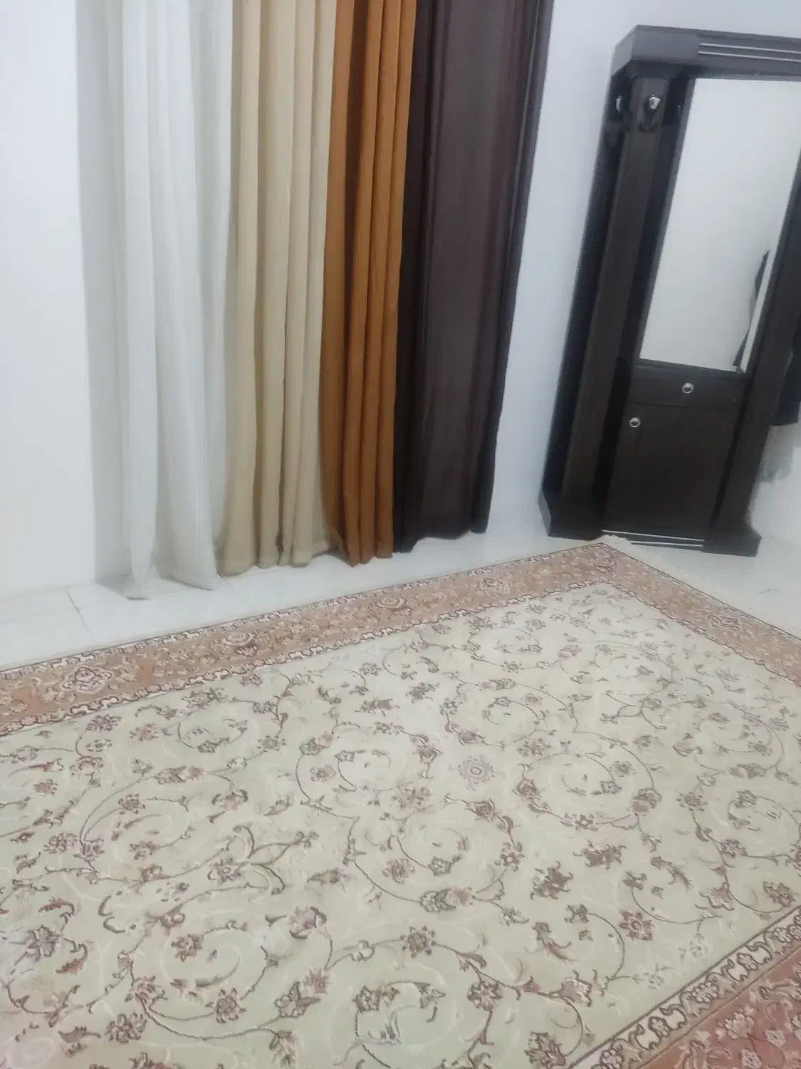 فرش ۶ متری بدون ترنج کرم ۳۰ رنگ ابریشم|فرش|کرمانشاه, |دیوار