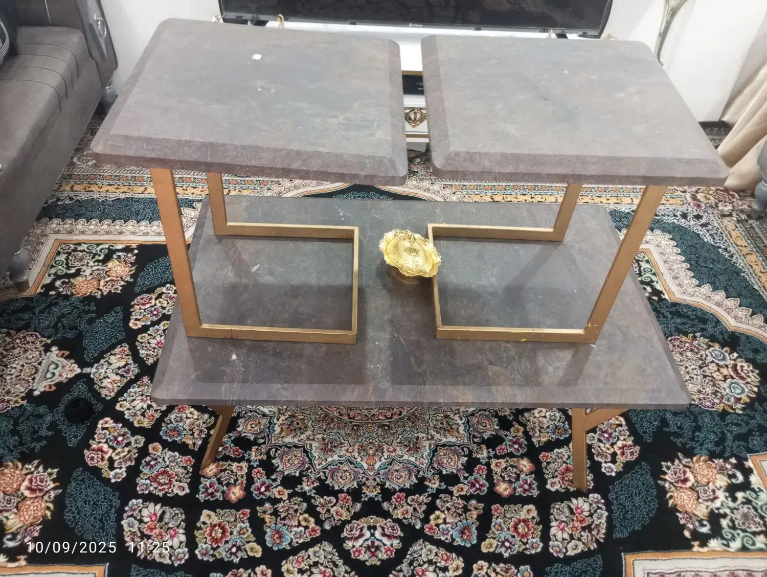 به دلیل کوچک بودن فضا|مبلمان خانگی و میز عسلی|تهران, خاک سفید|دیوار