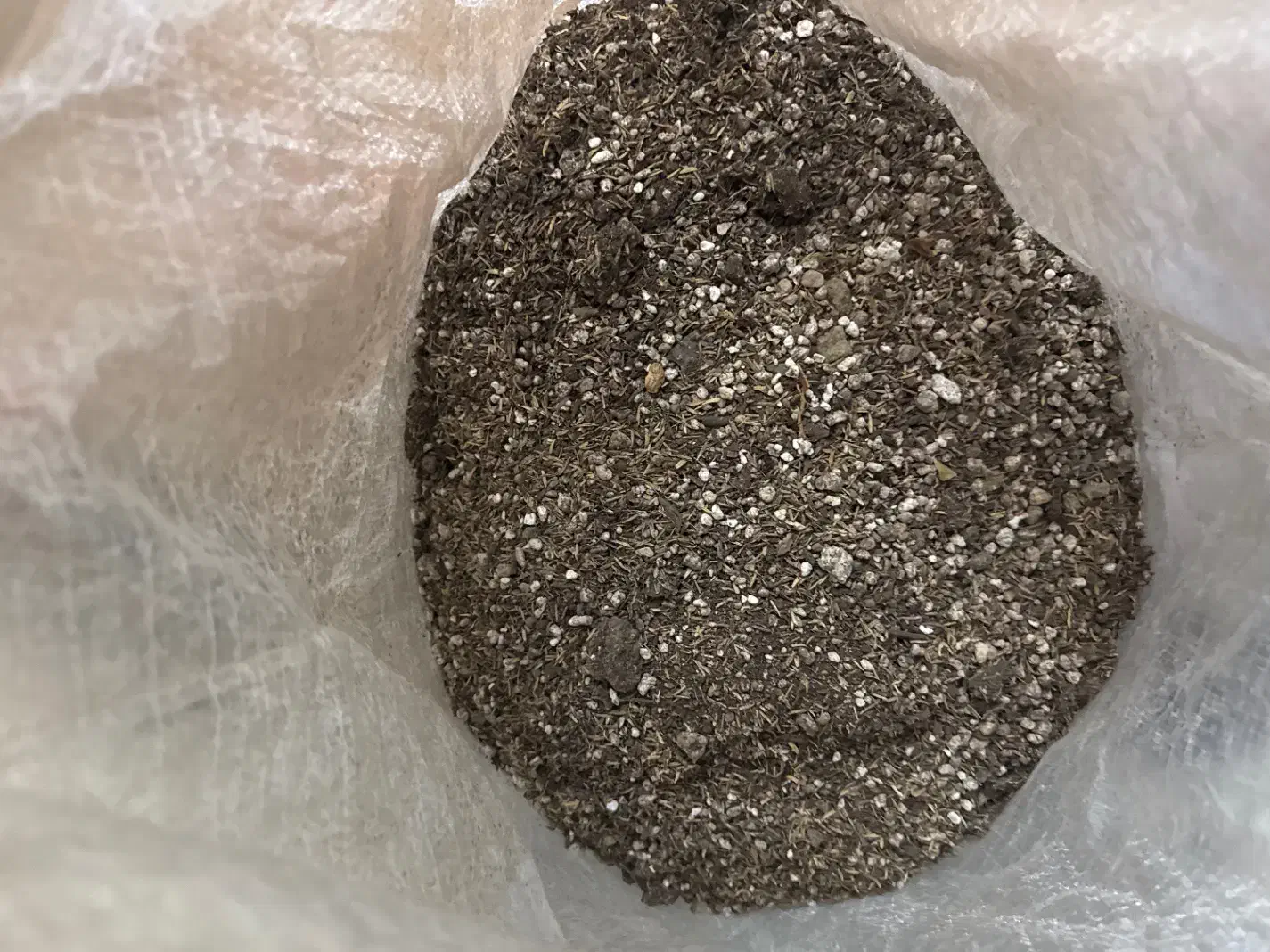 خاک گل و گلدان|گل و گیاه طبیعی|کرج, حسینآباد|دیوار