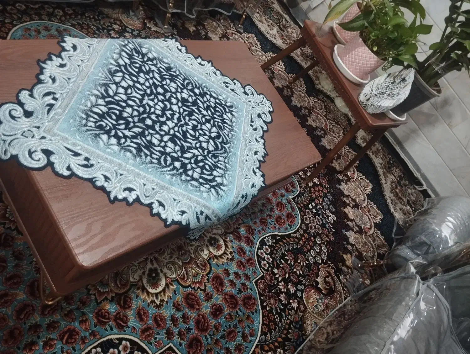 مبل راحتی هفت نفره|مبلمان خانگی و میز عسلی|قم, شهرک امام حسین|دیوار