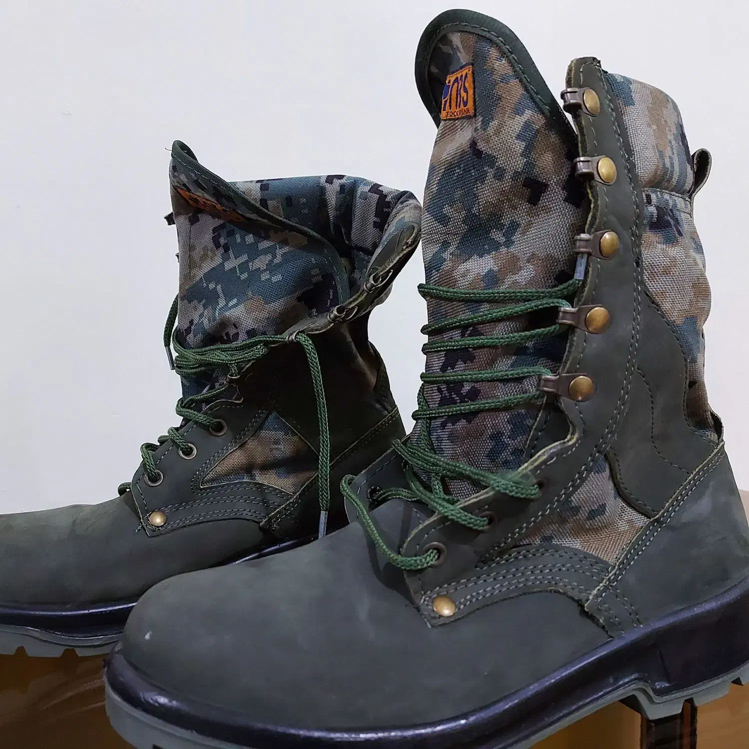 پوتین چرم مشکی بهمن ساتر کامپیوتری دیجیتال آقانژاد|کیف، کفش، کمربند|آران و بیدگل, |دیوار