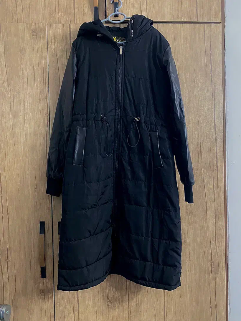 پالتوها خیلی تمیز و نو هستن|لباس|اسفراین, |دیوار