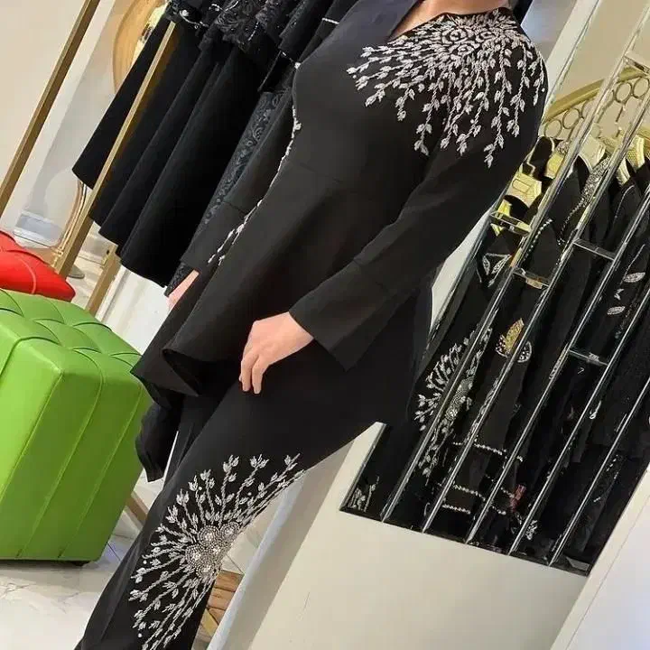 جواهر و ملیله دوزی|لباس|تبریز, |دیوار