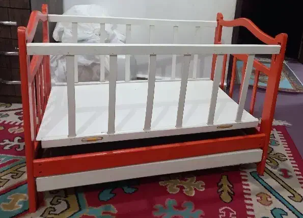 تخت گهوارهای کودک هم ثابت هم متحرک|اسباب و اثاث بچه|رامهرمز, |دیوار