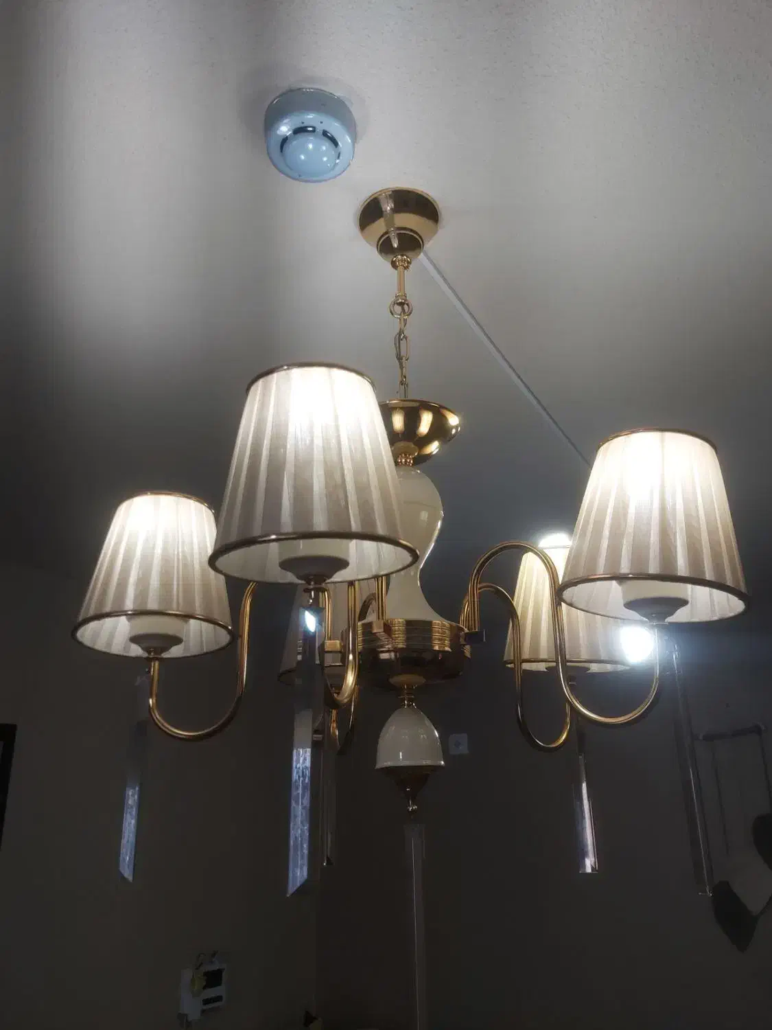 لوستر پنج شاخه|لوستر و چراغ آویز|اراک, |دیوار