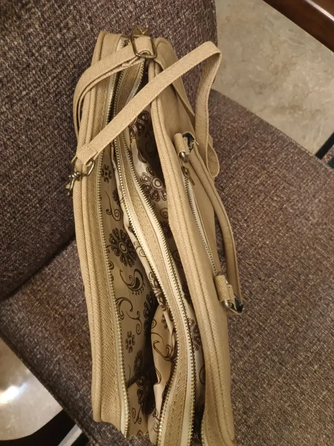 دو عدد کیف زنانه|کیف، کفش، کمربند|تهران, شهرک زینبیه|دیوار