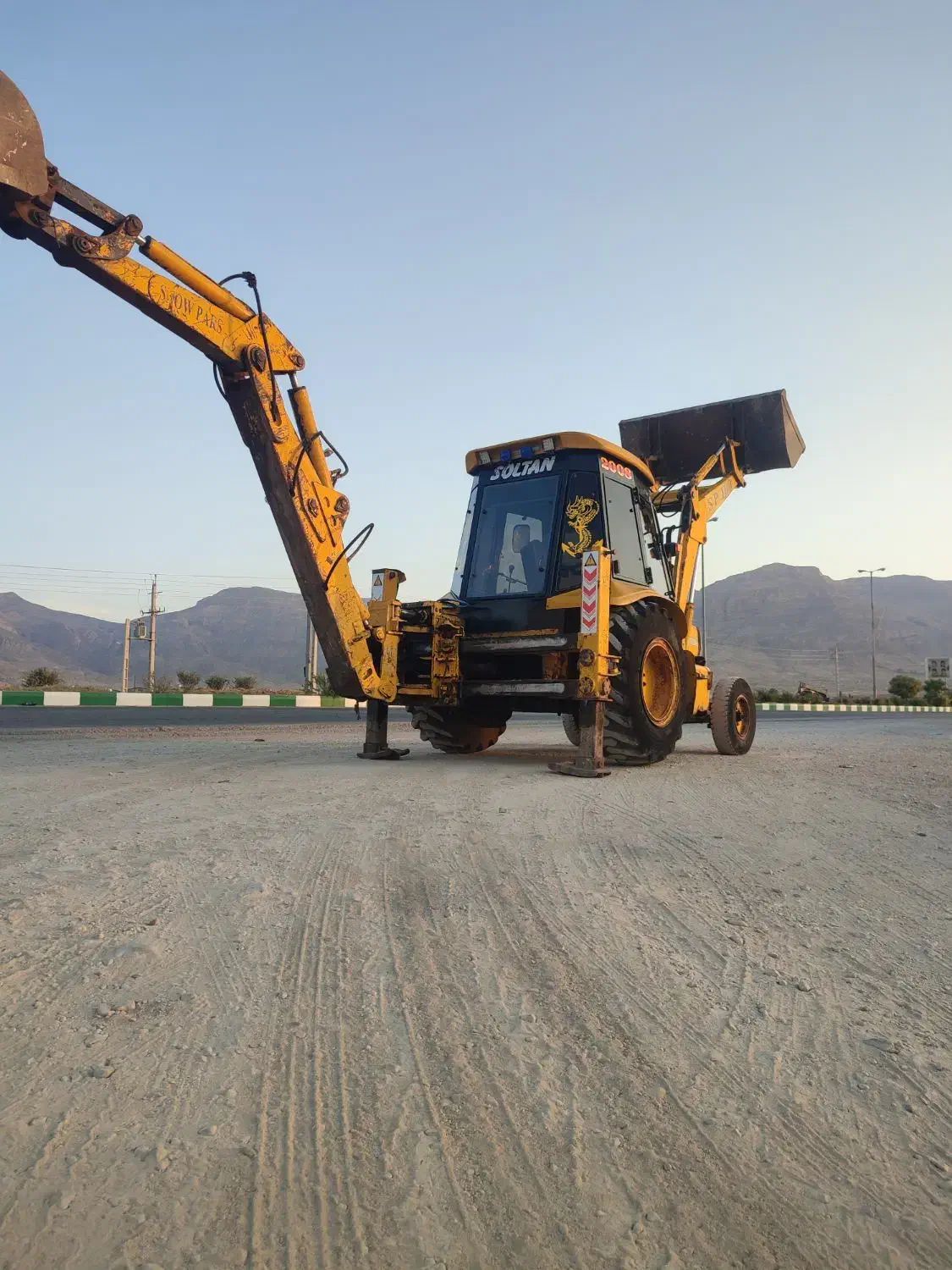 بیل بکهوsp100|خودرو سنگین|شیراز, درکی|دیوار