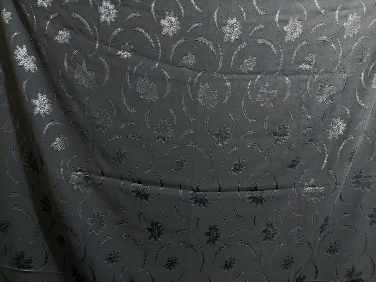 پارچه چادری|لباس|گلبهار, شهر جدید گلبهار|دیوار