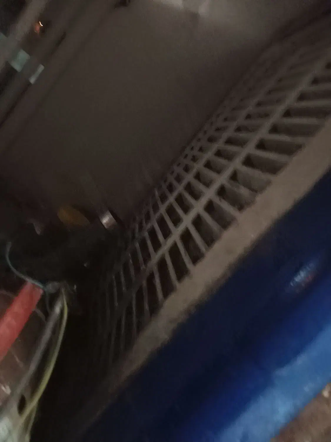 کولر دریچه بالا در حال کار|کولر آبی|ری, دیلمان|دیوار