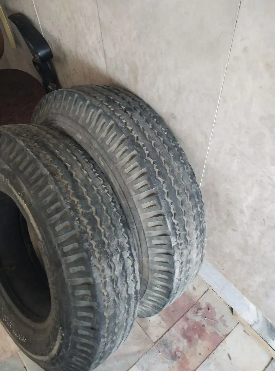 فروش یک جفت لاستیک نیسان با تیوپ سالم|قطعات یدکی و لوازم جانبی|کبودرآهنگ, |دیوار