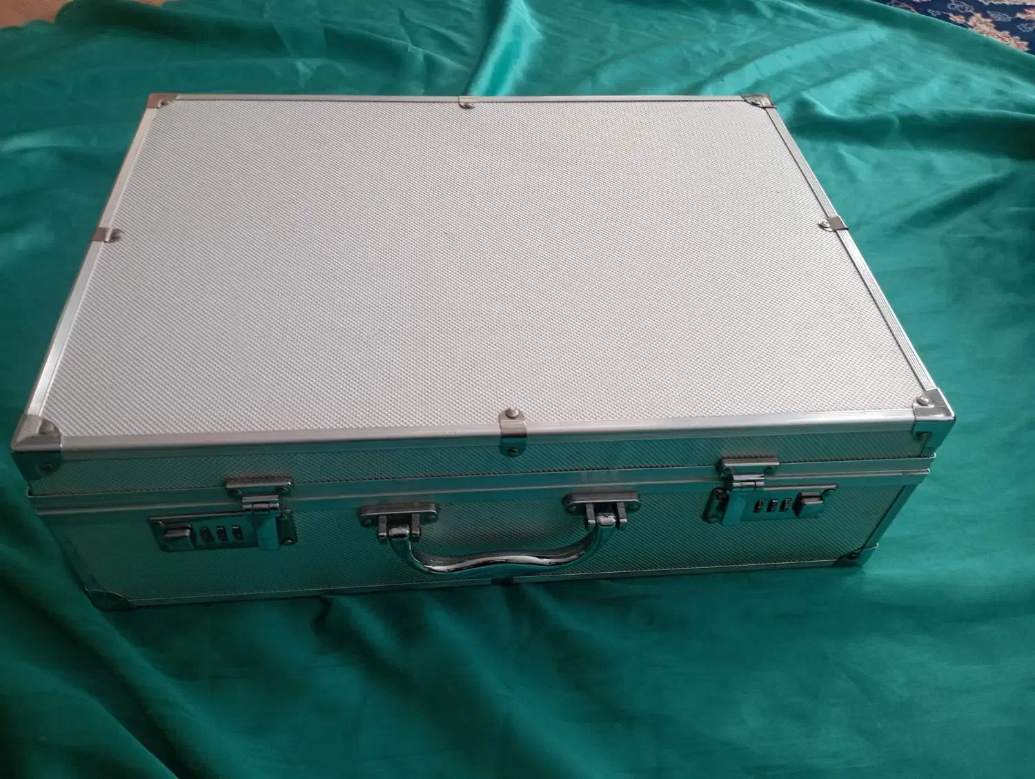 سرویس قاشق چنگال ۲۴ نفره ۱۲۸ پارچه بدون استفاده|ظروف سرو و پذیرایی|بروجرد, |دیوار