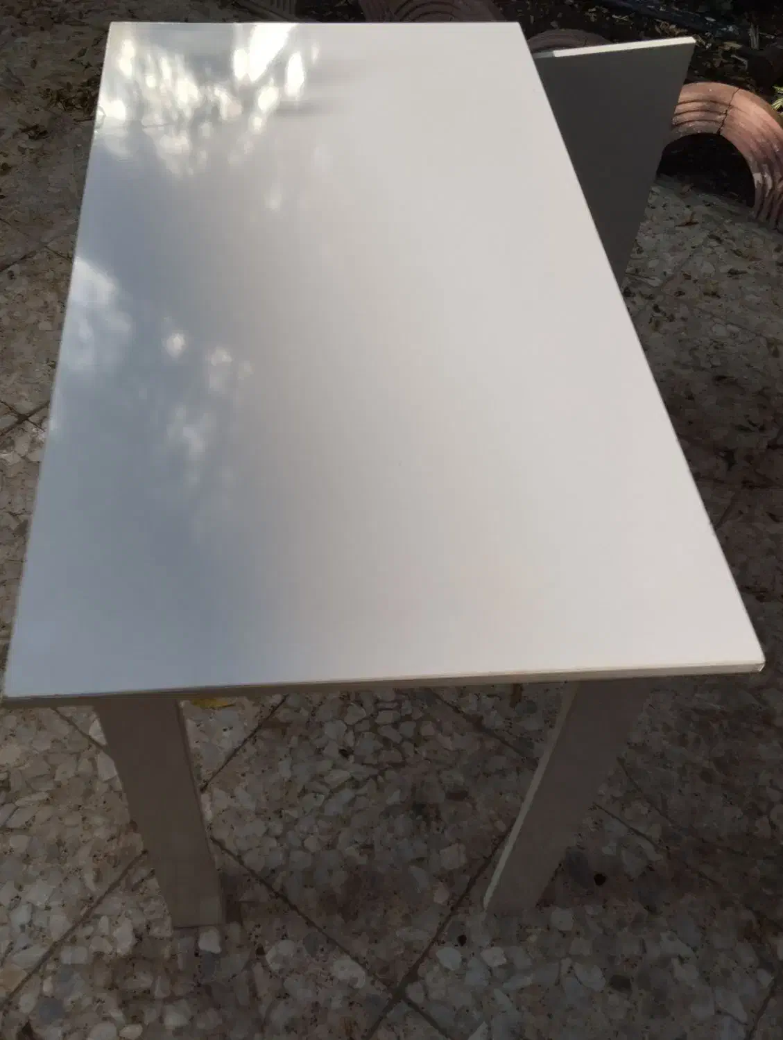 میز سفید کاملا سالم|میز تحریر و کامپیوتر|لاهیجان, لیالستان|دیوار