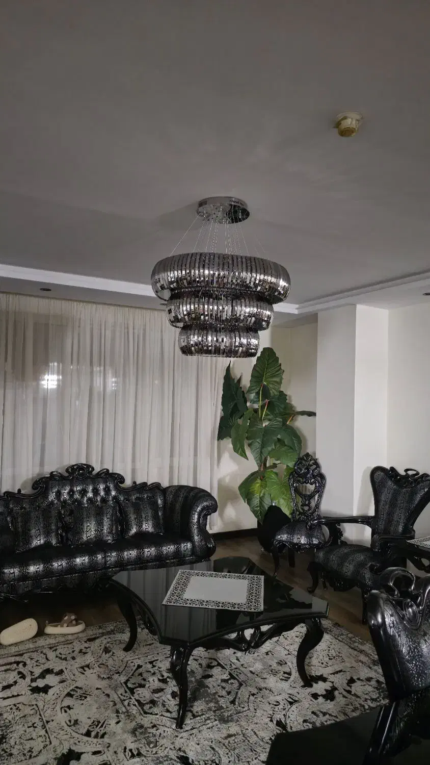 لوستر سه طبقه|لوستر و چراغ آویز|کرج, گوهردشت|دیوار