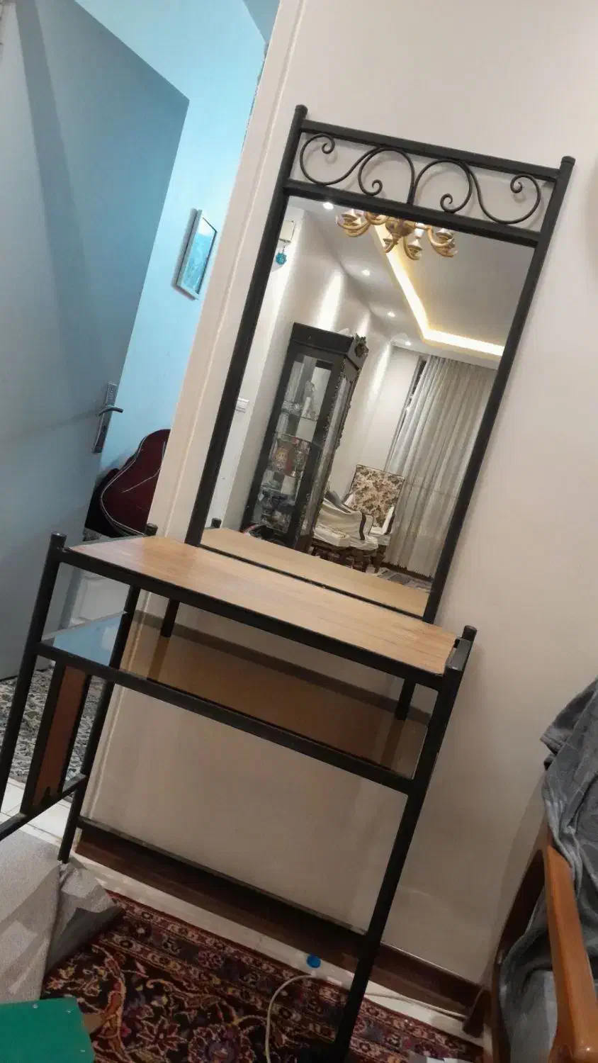 میز وآینه فرفروژه|آینه|تهران, جوادیه تهرانپارس|دیوار