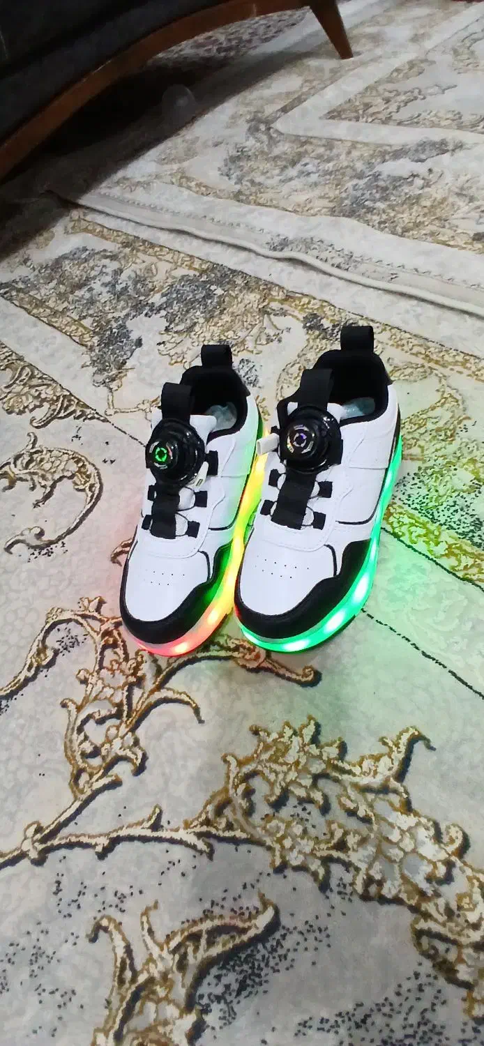 کفش اسکیتی چراغ دار اورجینال نونو|کفش و لباس بچه|مرودشت, مسجد رسول|دیوار