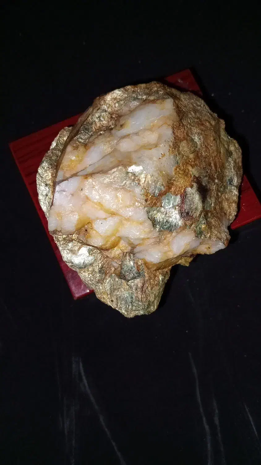 سنگ طلا(عقیق کوارتز با رگه های طلا)|کلکسیون اشیاء عتیقه|پیشوا, |دیوار