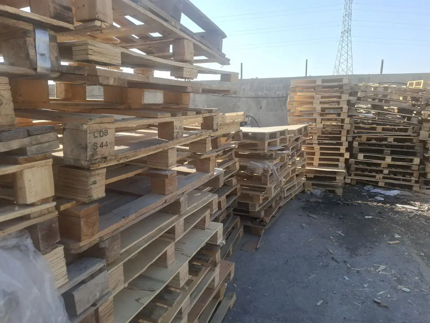 پالت چوبی|عمده‌فروشی|اصفهان, جلوان|دیوار