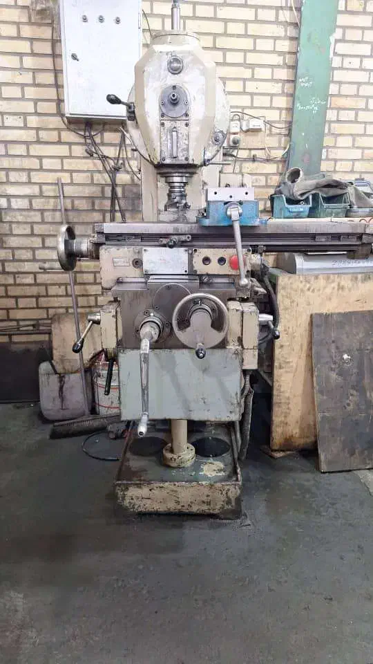 فرز روسی درحال کار در کمالشهر|ماشینآلات صنعتی|کرج, شهرک صنعتی بهارستان|دیوار