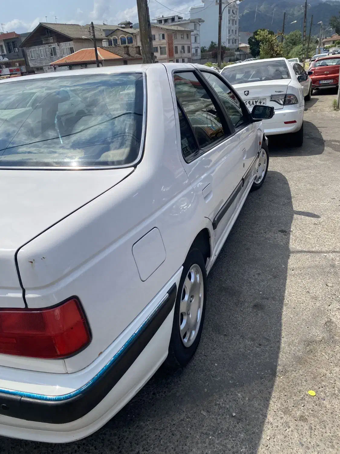 پژو پارس سفید|خودرو سواری و وانت|رشت, جانبازان|دیوار