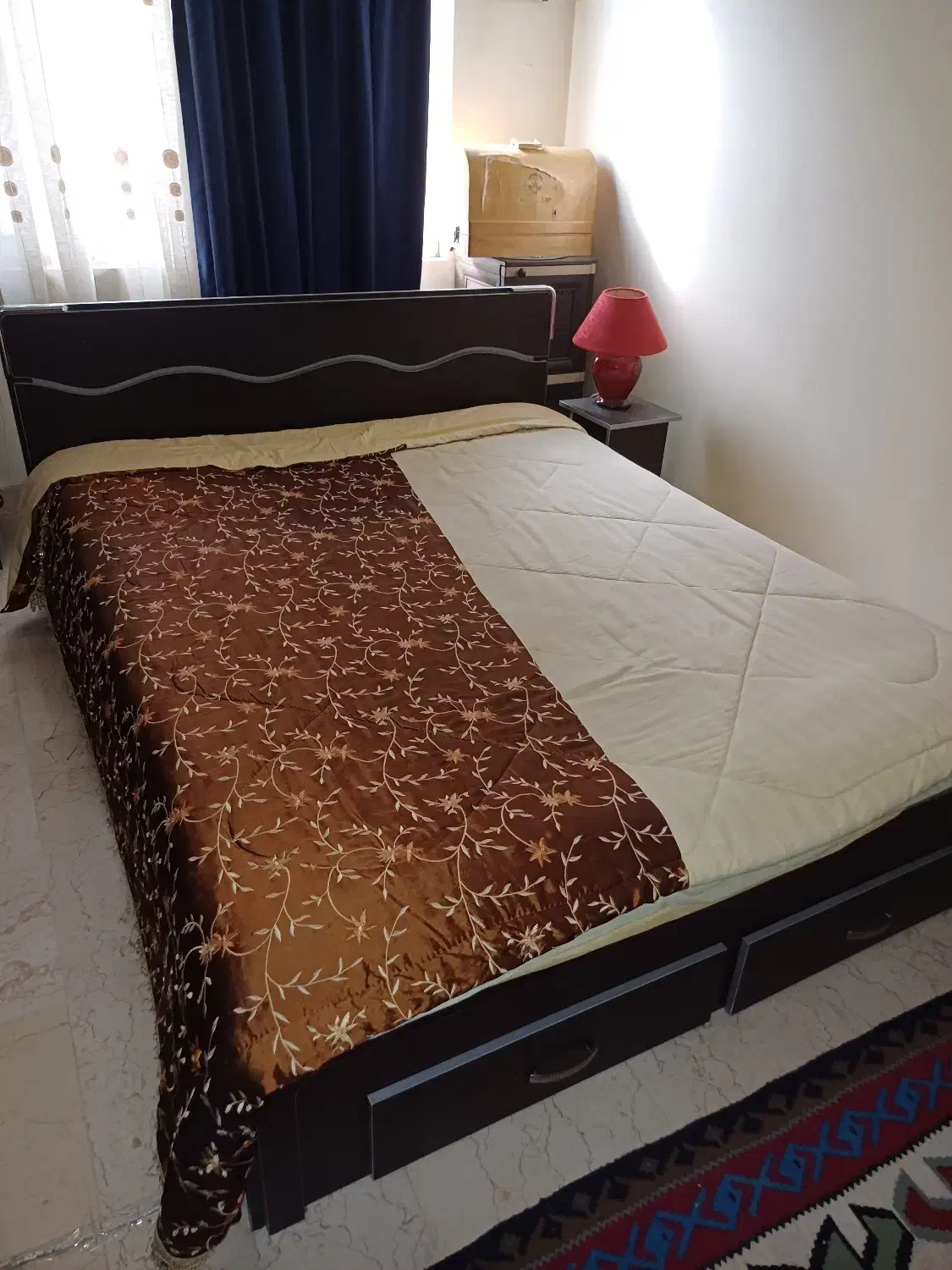 تختخواب دو نفره و تشک رویا طبی فنری در حد نو|تخت و سرویس خواب|تهران, سردارجنگل|دیوار