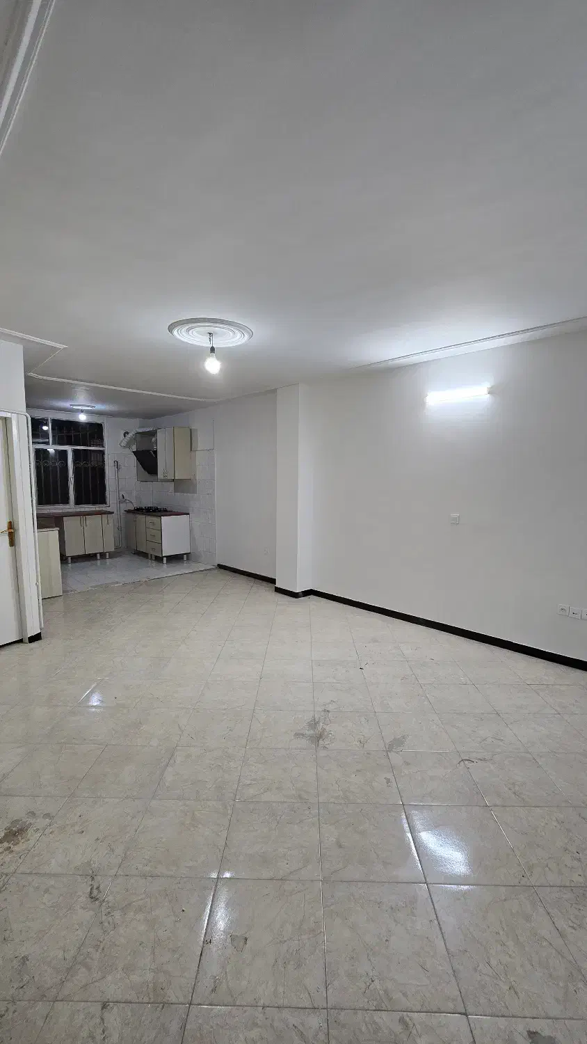 اجاره آپارتمان۵۶متر بازسازی خیابان تختی (۱خواب)