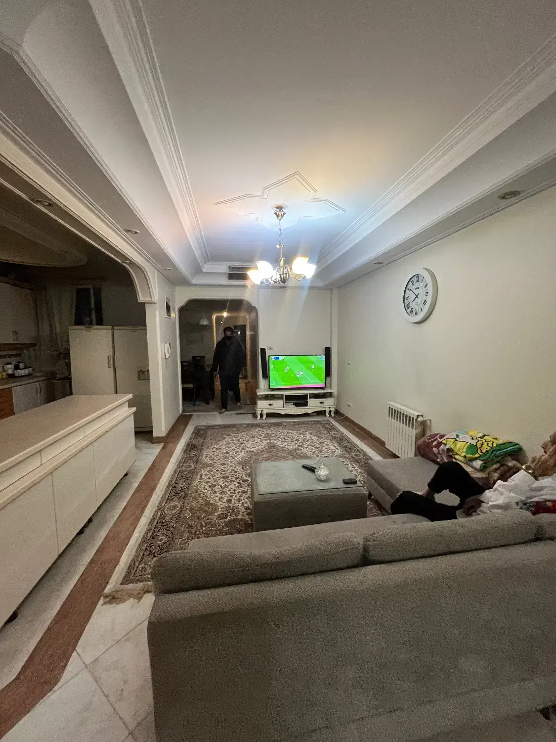 ۱۳۰متر ۳ خوابه غربی های فلکه سوم تهرانپارس