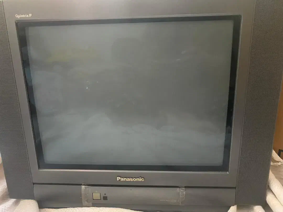 تلویزیون پاناسونیک 28 اینچ|تلویزیون و پروژکتور|اندیشه, اندیشه فاز ۱|دیوار