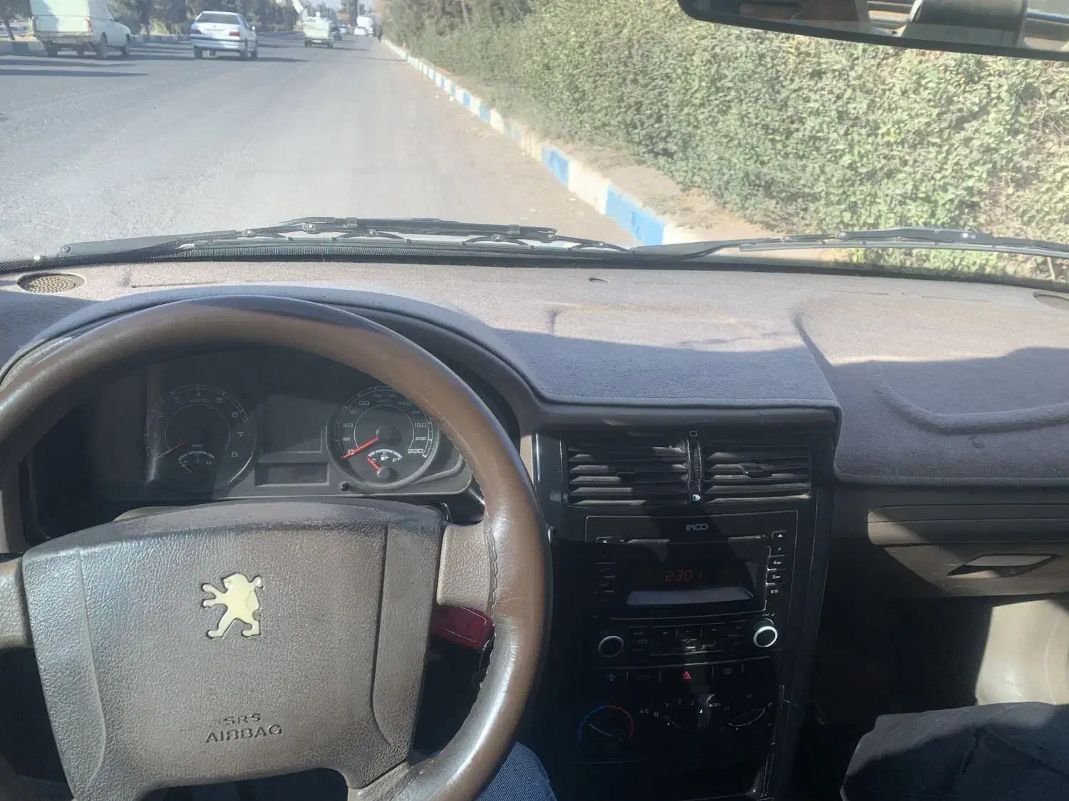 ماشین ۴۰۵تیوفا۹۸|خودرو سواری و وانت|پائین جام, |دیوار